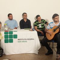 Gustavo Amui executa músicas em homenagem aos licenciandos 