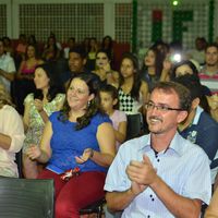 Comunidade escolar assiste às apresentações em comemoração sexto aniversário 