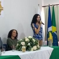 Estudante discursa na abertura da Semana 