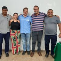 Pesquisador e professores durante palestra no IFMT Campus Confresa 